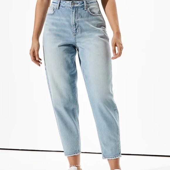 American Eagle Outfitters Denim - AE relaxed mom jean